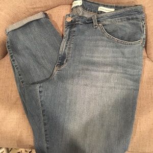 Jessica Simpson light wash jeans